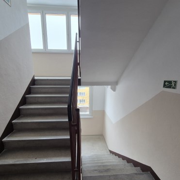 Chodba a schodiště — malování